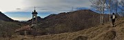 61 Passiamo su sentiero a monte della Chiesetta di San Barnaba